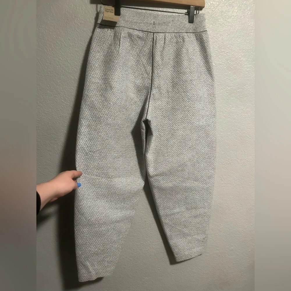 NWT Nike Tech Pack Therma Fit Adv Loose Fit High Rise Wmns XS Joggers Grey